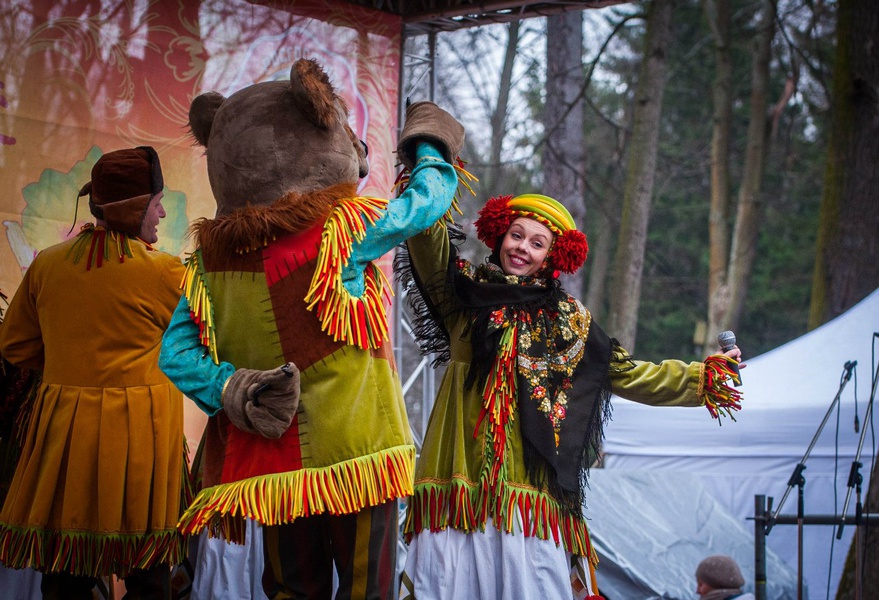 Международный фестиваль "Шуми, Масленица!" в ЦКПиО им. Кирова на Елагином острове в Санкт-Петербурге