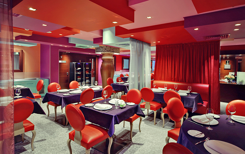 Ресторан Arcobaleno в гостинице 5 звезд Domina Prestige в Санкт-Петербурге