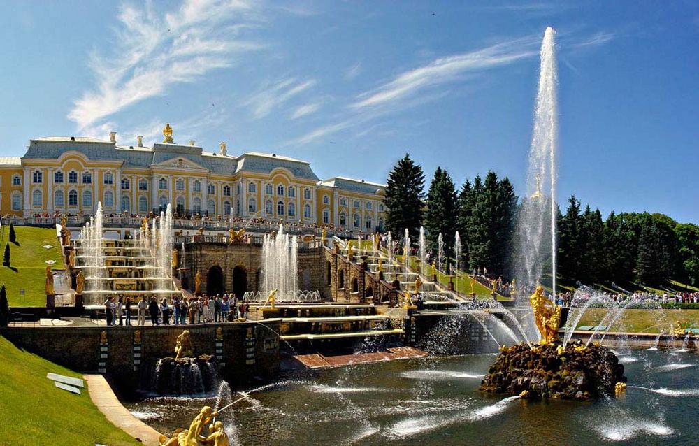 Большой дворец и Большой каскад в Петергофе