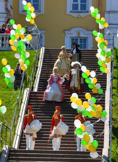 Праздник фонтанов в Петергофе, Санкт-Петербург