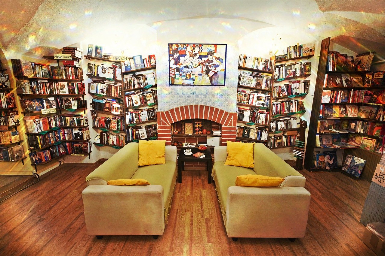 Книжный магазин "Все Свободны" в Санкт-Петербурге